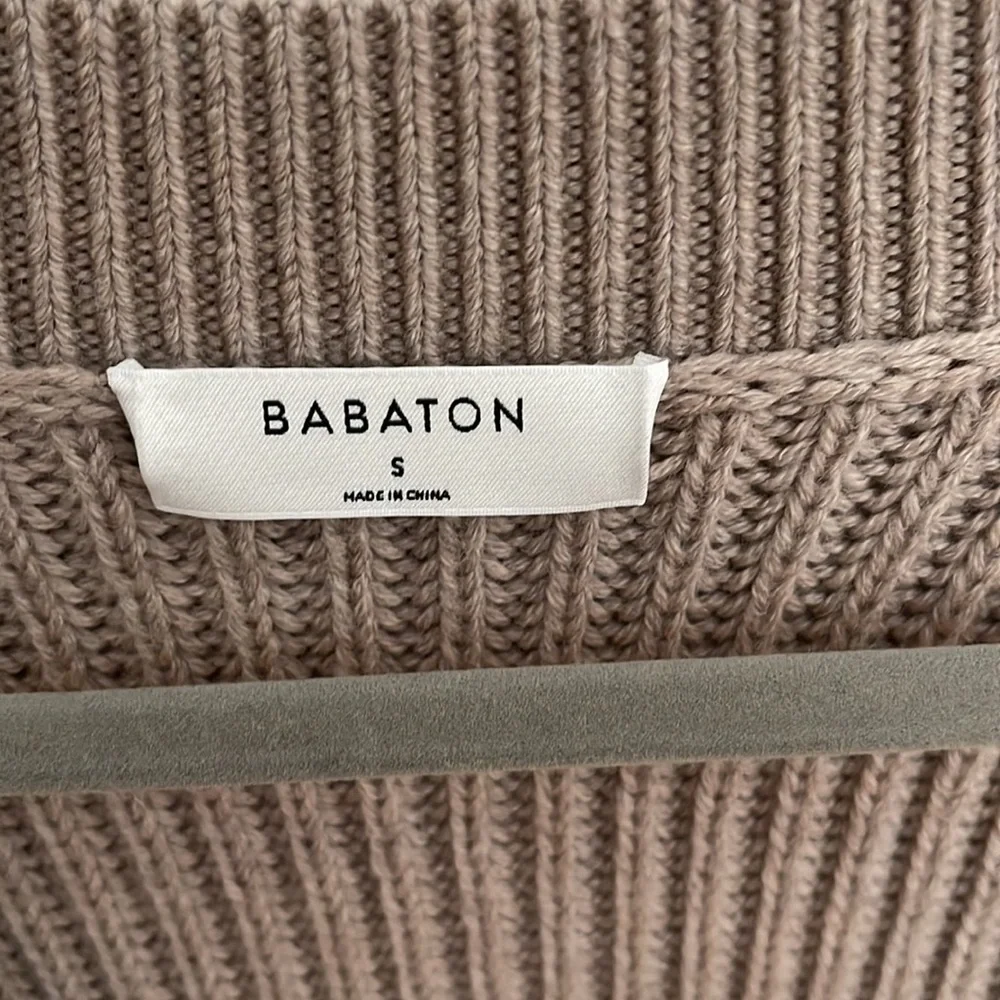 aritzia sweater - Picture 2 of 5